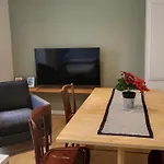Apartment 2 Pieces Avec Terrasse Proche Centre - Parking Gratuit A Proximite