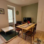 Apartment 2 Pieces Avec Terrasse Proche Centre - Parking Gratuit A Proximite Lourdes