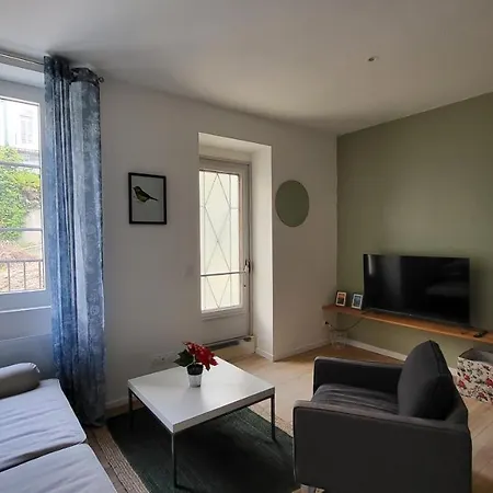 2 Pieces Avec Terrasse Proche Centre - Parking Gratuit A Proximite 아파트