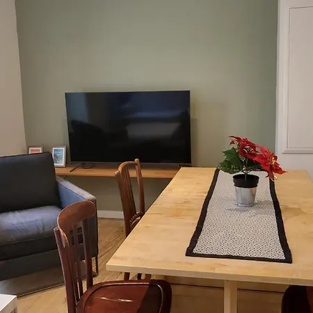 Apartment 2 Pieces Avec Terrasse Proche Centre - Parking Gratuit A Proximite