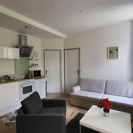 2 Pieces Avec Terrasse Proche Centre - Parking Gratuit A Proximite 卢德