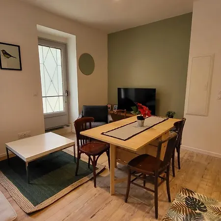 Appartement 2 Pieces Avec Terrasse Proche Centre - Parking Gratuit A Proximite Lourdes