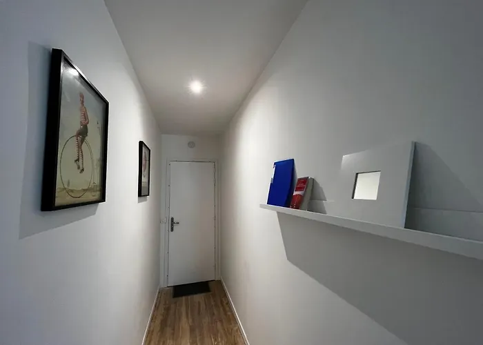 Apartment 2 Pieces Avec Terrasse Proche Centre - Parking Gratuit A Proximite *