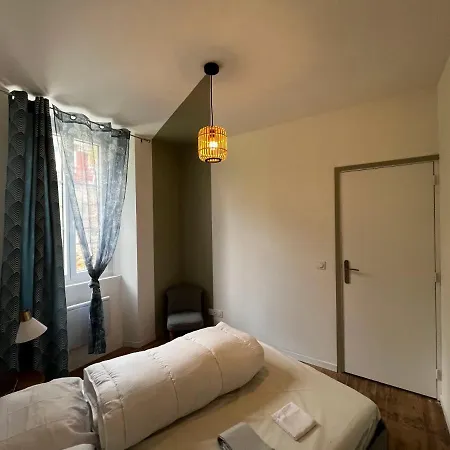 2 Pieces Avec Terrasse Proche Centre - Parking Gratuit A Proximite *