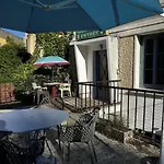 Appartement 2 Pieces Avec Terrasse Proche Centre - Parking Gratuit A Proximite Lourdes